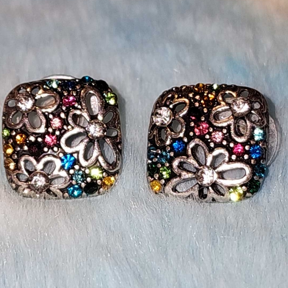 Antiqued Flower Earings, fashion, silver tone, Multi Color Stones